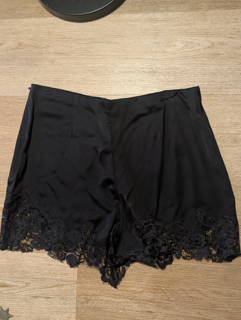 ALC Pipa Lace Trimmed Shorts in Black sz MED - Picture 10 of 16